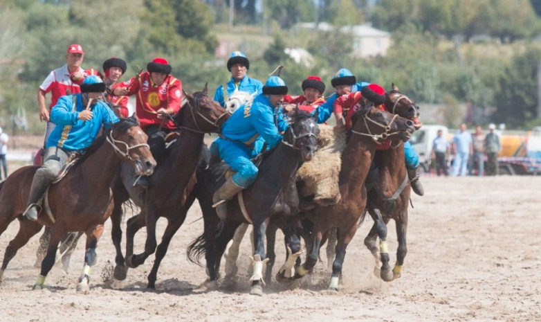 Казахстан одержал победу в напряженной дуэли с Кыргызстаном за золото Игр кочевников